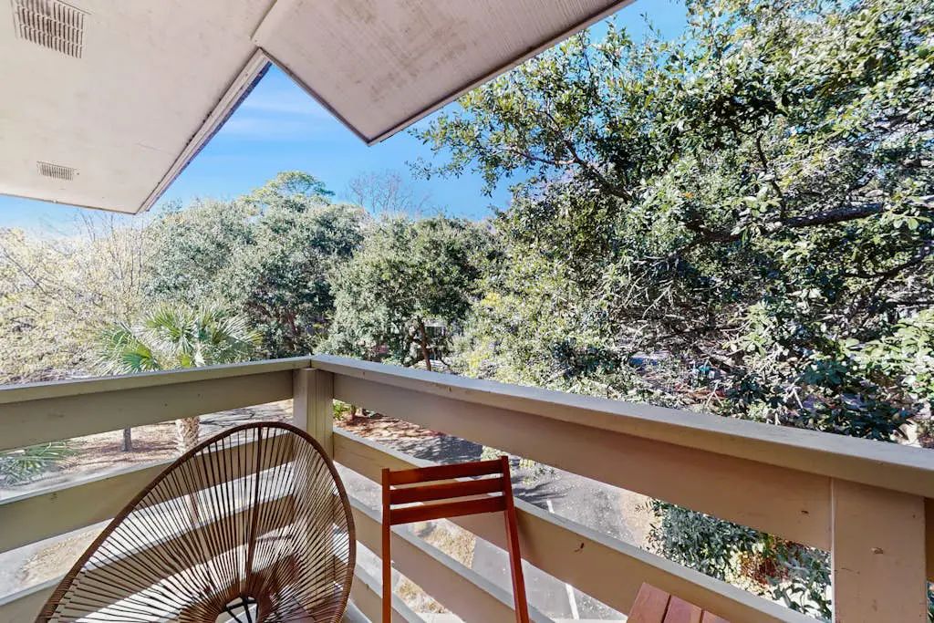 Mid-Island Retreat | 2 Pools, Hot Tub, 10 Har-Tru Courts | 300 Yards to Beach