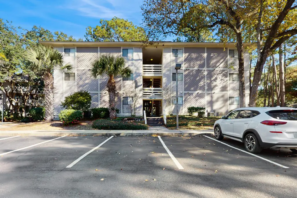 Mid-Island Retreat | 2 Pools, Hot Tub, 10 Har-Tru Courts | 300 Yards to Beach