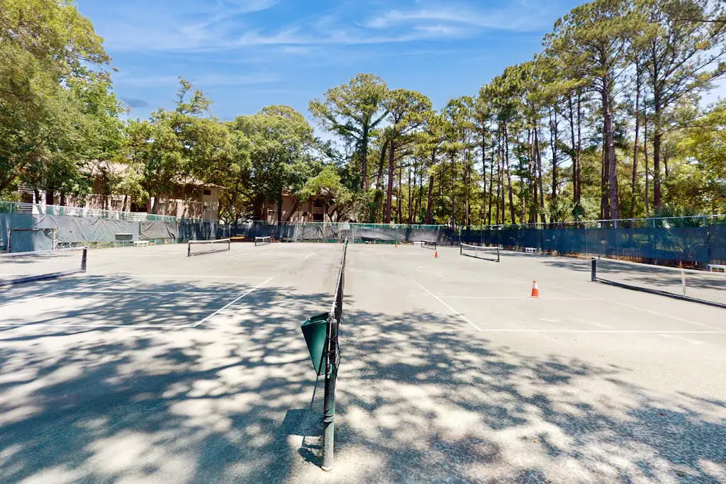 Mid-Island Retreat | 2 Pools, Hot Tub, 10 Har-Tru Courts | 300 Yards to Beach