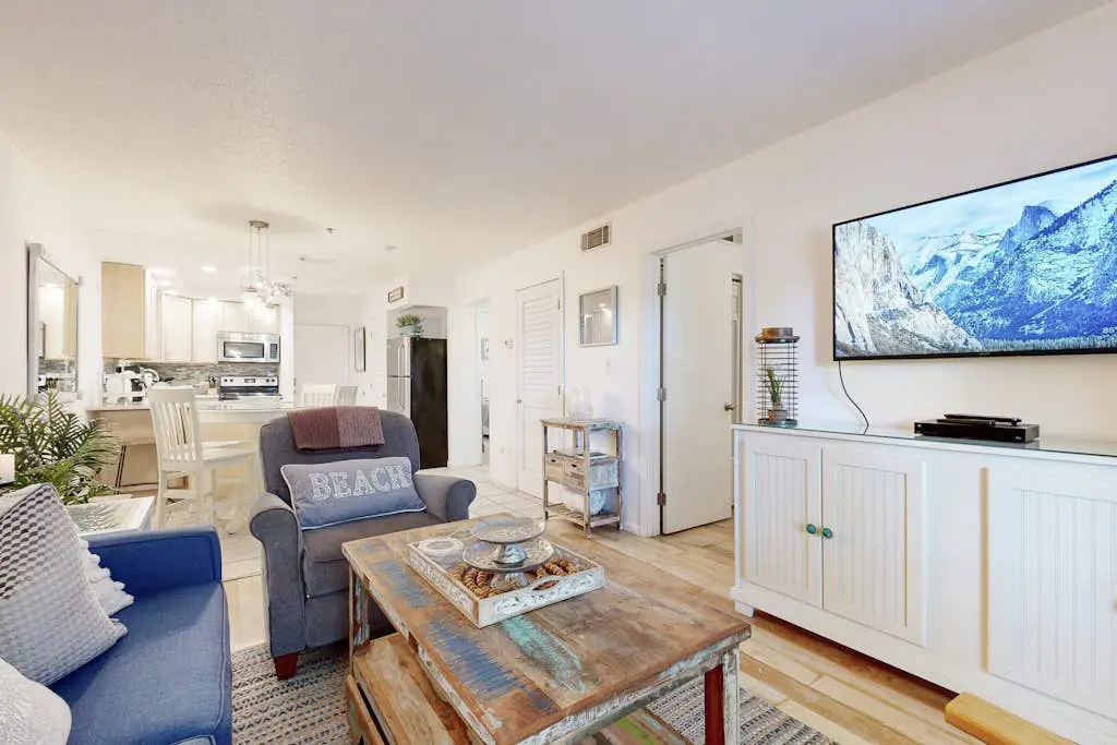 Beachy Bliss | 300 Yards to Folly Field Beach | Pool, Spa, Racquetball