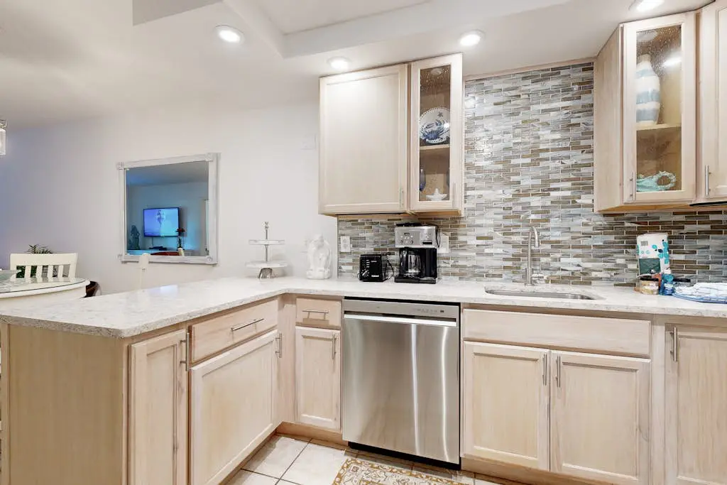 Beachy Bliss | 300 Yards to Folly Field Beach | Pool, Spa, Racquetball