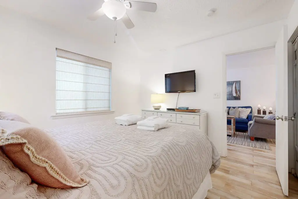 Beachy Bliss | 300 Yards to Folly Field Beach | Pool, Spa, Racquetball