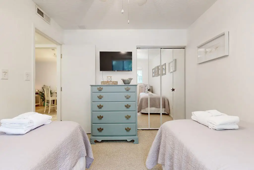 Beachy Bliss | 300 Yards to Folly Field Beach | Pool, Spa, Racquetball
