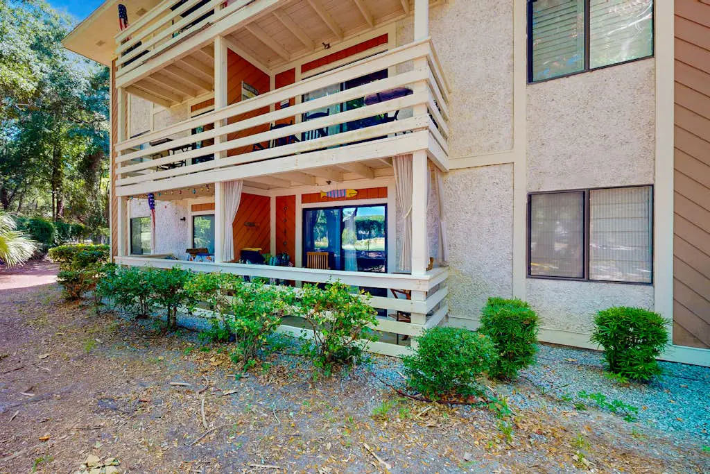 Beachy Bliss | 300 Yards to Folly Field Beach | Pool, Spa, Racquetball