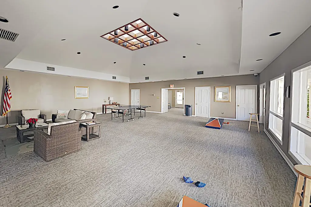 Beachy Bliss | 300 Yards to Folly Field Beach | Pool, Spa, Racquetball