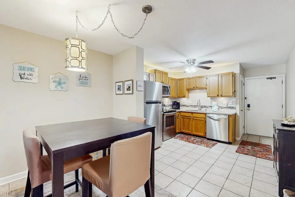 Sunshine Villa | Newly Renovated Beachside Condo, Pools & Tennis