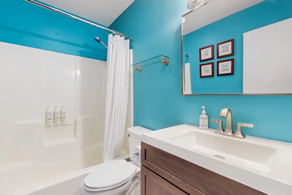 Sunshine Villa | Newly Renovated Beachside Condo, Pools & Tennis