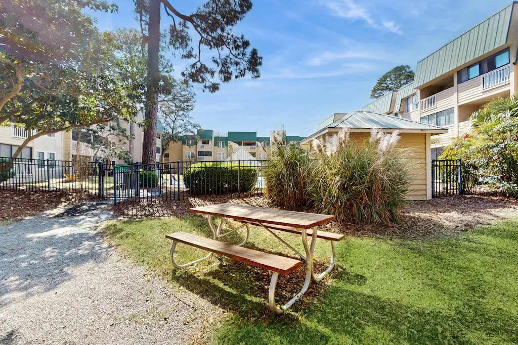 Sunshine Villa | Newly Renovated Beachside Condo, Pools & Tennis