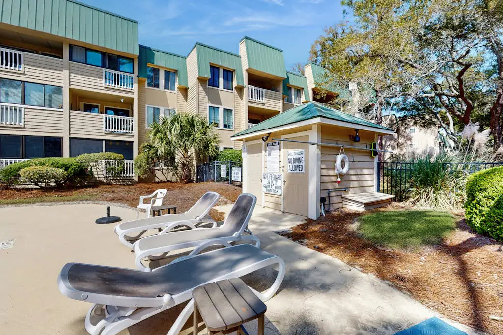 Sunshine Villa | Newly Renovated Beachside Condo, Pools & Tennis