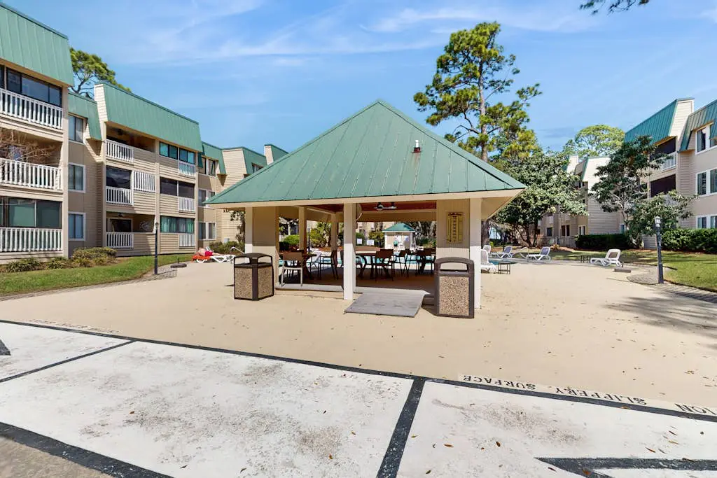 Sunshine Villa | Newly Renovated Beachside Condo, Pools & Tennis
