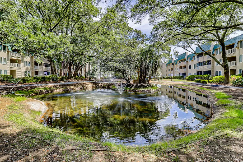 Sunshine Villa | Newly Renovated Beachside Condo, Pools & Tennis