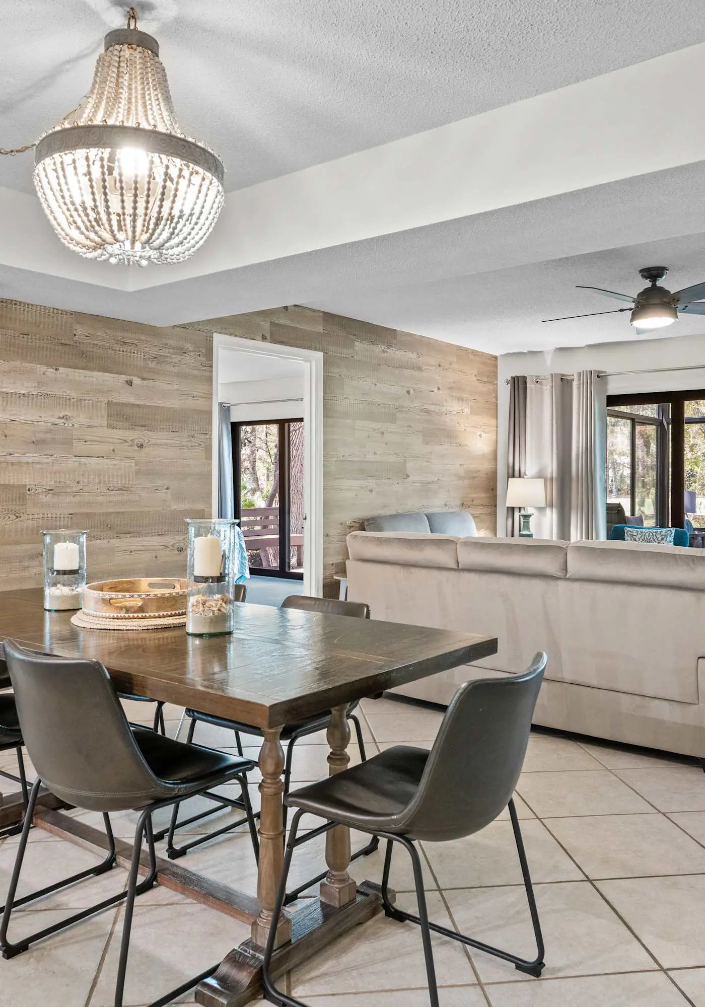 Lovely condo close to beach - pool access, elegant screened patio & washer/dryer