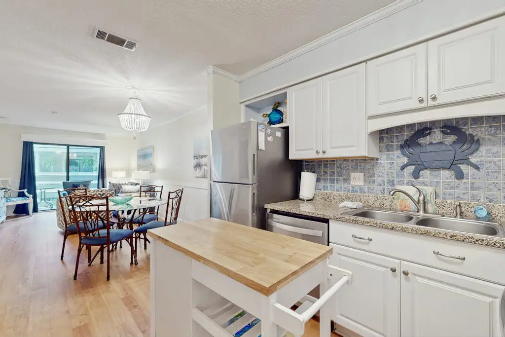 Seas the Day - all-suite getaway with pools, tennis, steps to beach