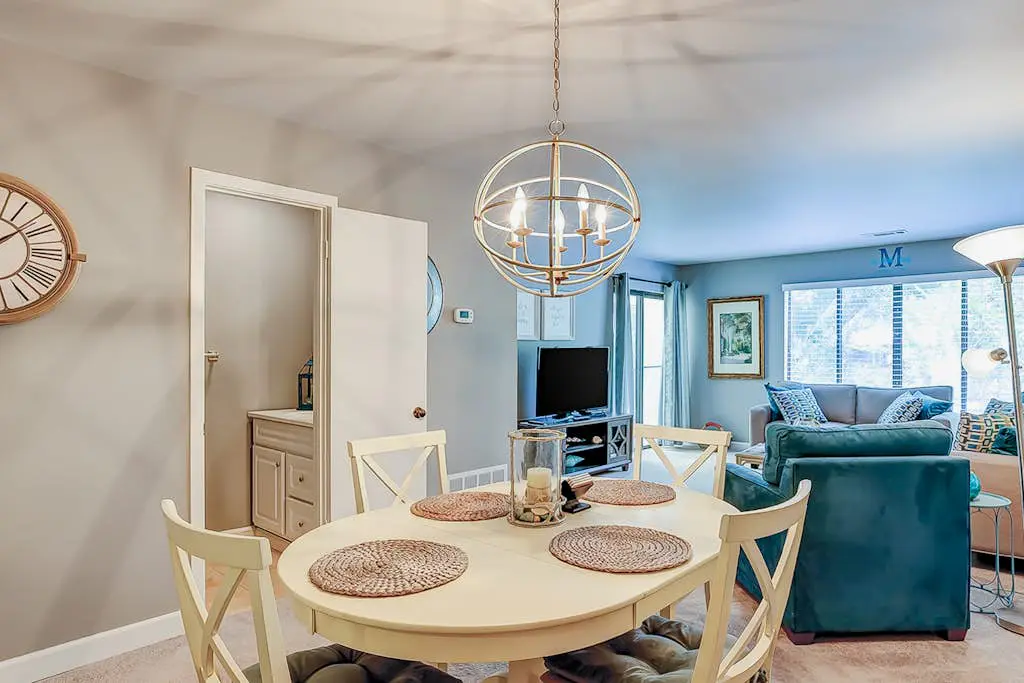 Two-story condo with pool - walk to Coligny Beach