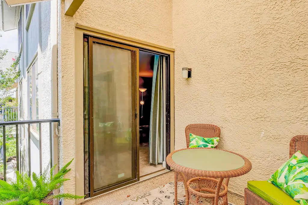 Two-story condo with pool - walk to Coligny Beach