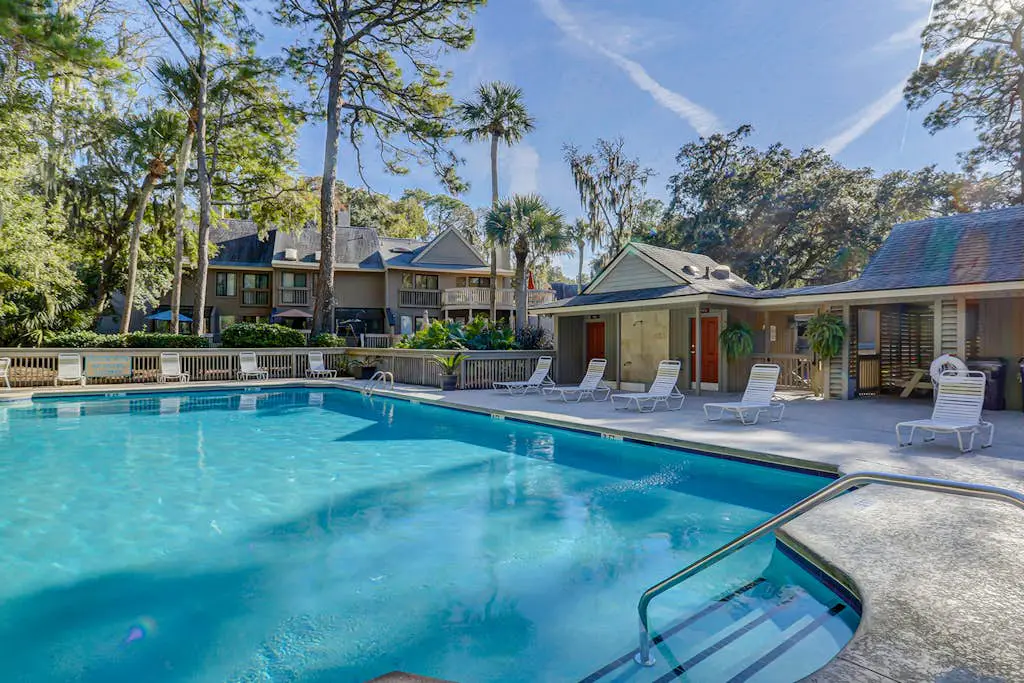 Beachwalk at Shipyard | Pool, Golf & Tennis Center | Stroll 5 Minutes to Sand