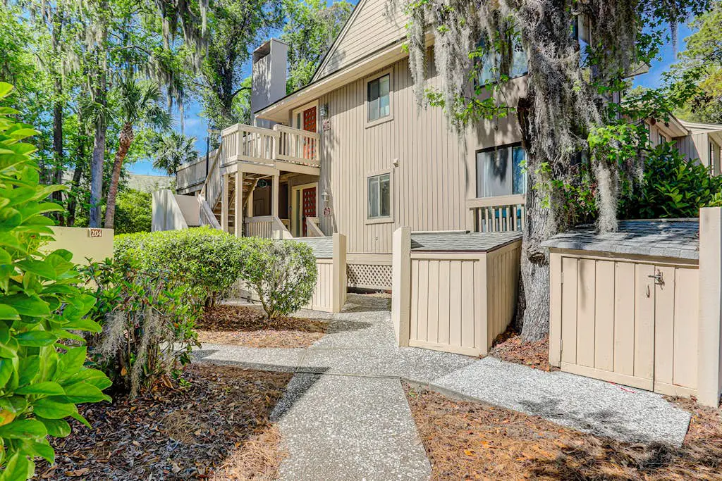 Beachwalk at Shipyard | Pool, Golf & Tennis Center | Stroll 5 Minutes to Sand