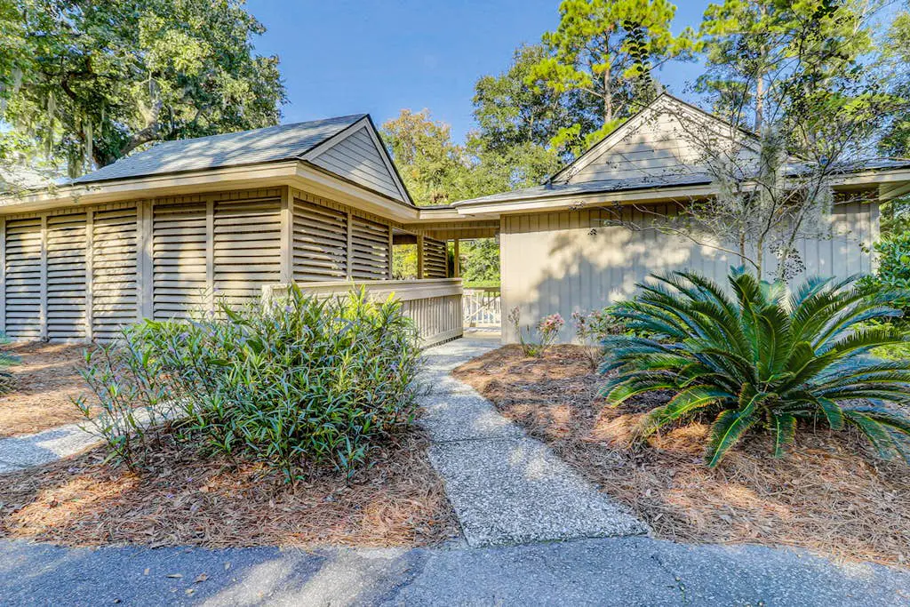 Beachwalk at Shipyard | Pool, Golf & Tennis Center | Stroll 5 Minutes to Sand