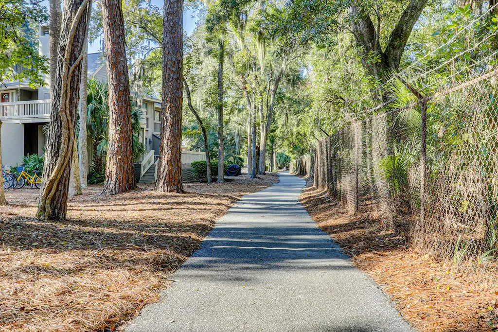Beachwalk at Shipyard | Pool, Golf & Tennis Center | Stroll 5 Minutes to Sand