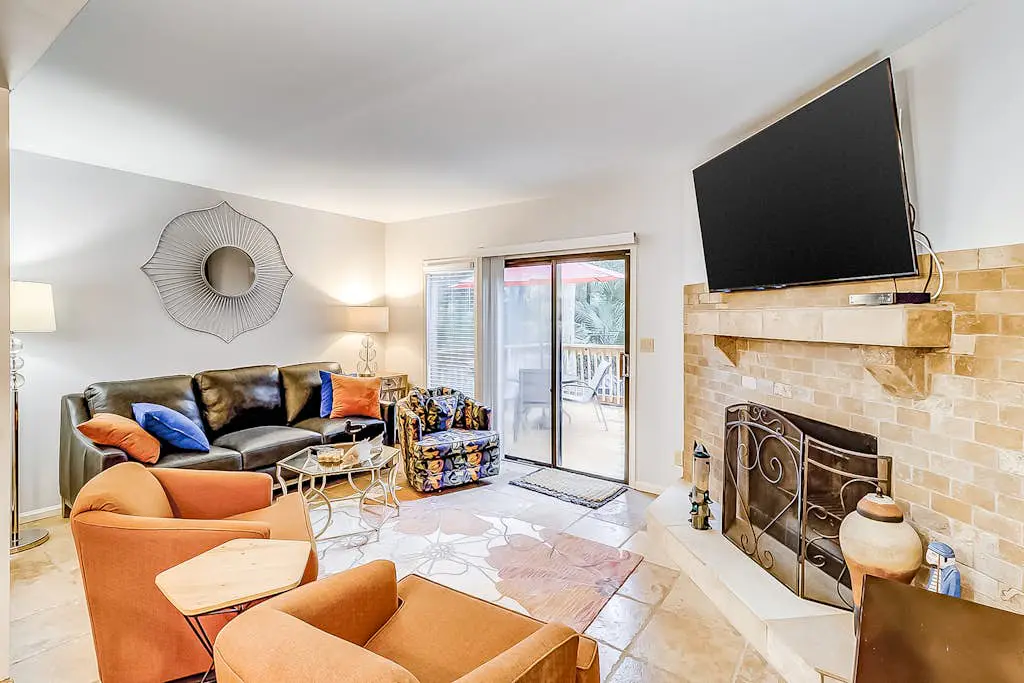 Dog-Friendly Villa w/ Walkable Beach Access, AC, Deck, WiFi & Shared Pool