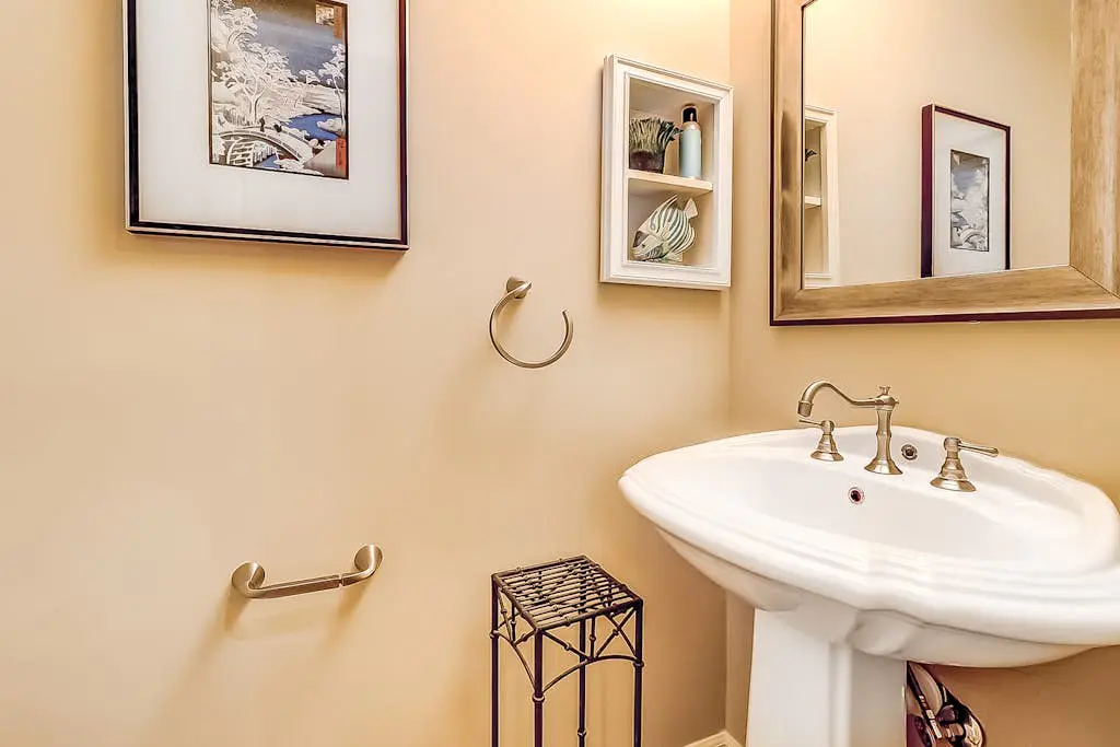 Dog-Friendly Villa w/ Walkable Beach Access, AC, Deck, WiFi & Shared Pool