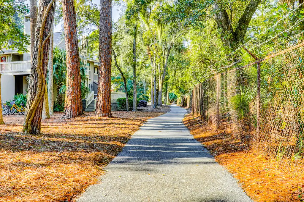 Dog-Friendly Villa w/ Walkable Beach Access, AC, Deck, WiFi & Shared Pool