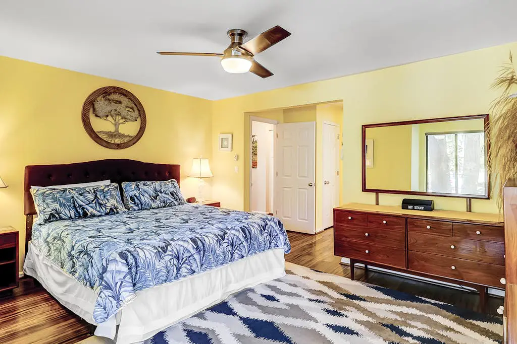 Ground Floor Villa, Short Walk to Shared Pool & Beach W/ Fast WiFi & Large Deck