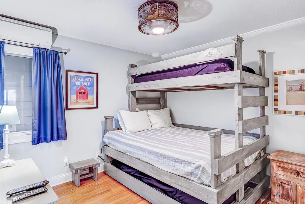 Ideal Island Gem W/ Shared Pool, Beach Access, Free WiFi, Private Balcony & More