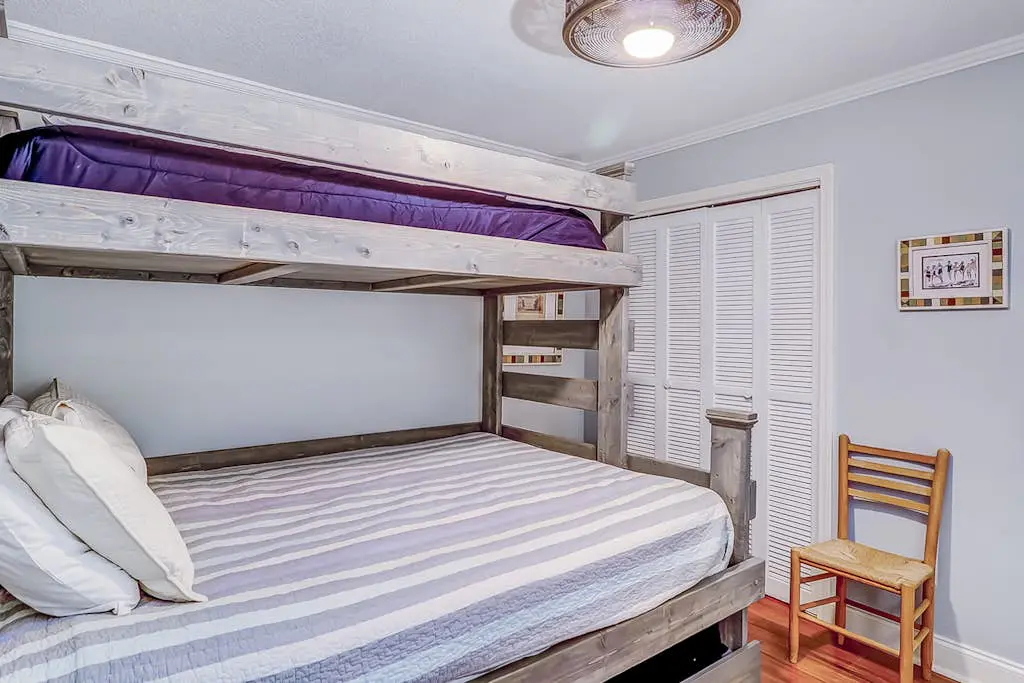 Ideal Island Gem W/ Shared Pool, Beach Access, Free WiFi, Private Balcony & More