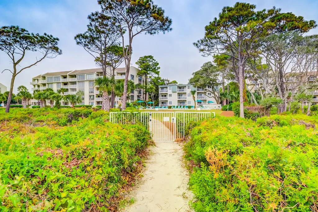 Ideal Island Gem W/ Shared Pool, Beach Access, Free WiFi, Private Balcony & More