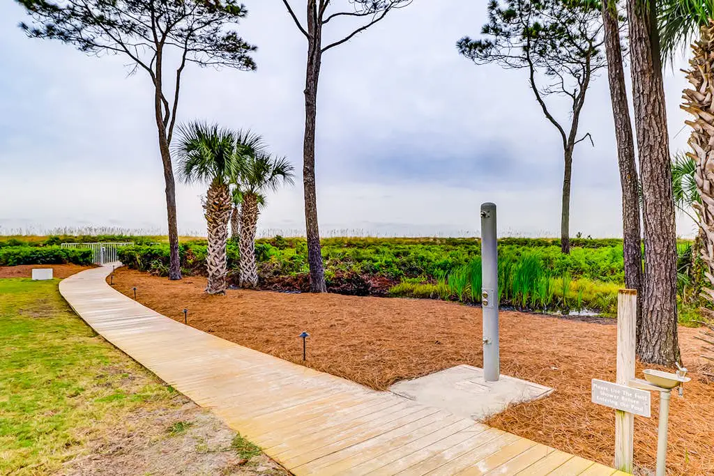 Ideal Island Gem W/ Shared Pool, Beach Access, Free WiFi, Private Balcony & More