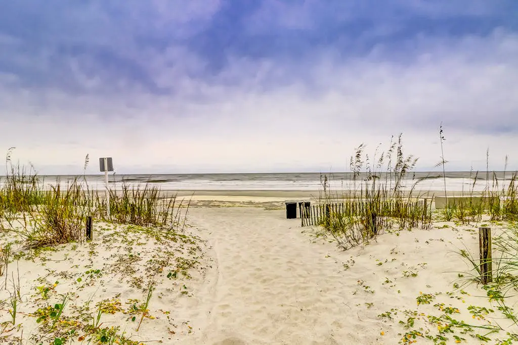 Ideal Island Gem W/ Shared Pool, Beach Access, Free WiFi, Private Balcony & More