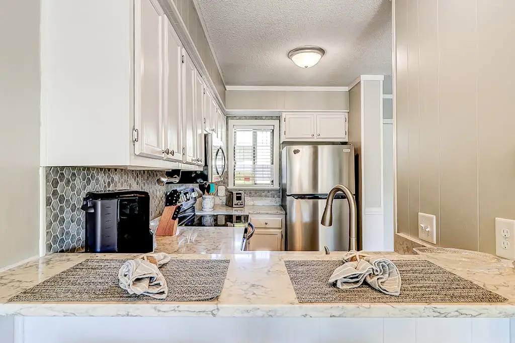 Cozy condo with pools, hot tub, tennis, gym & beach access