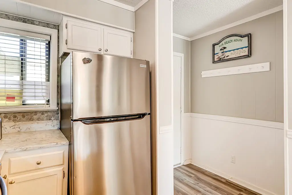 Cozy condo with pools, hot tub, tennis, gym & beach access