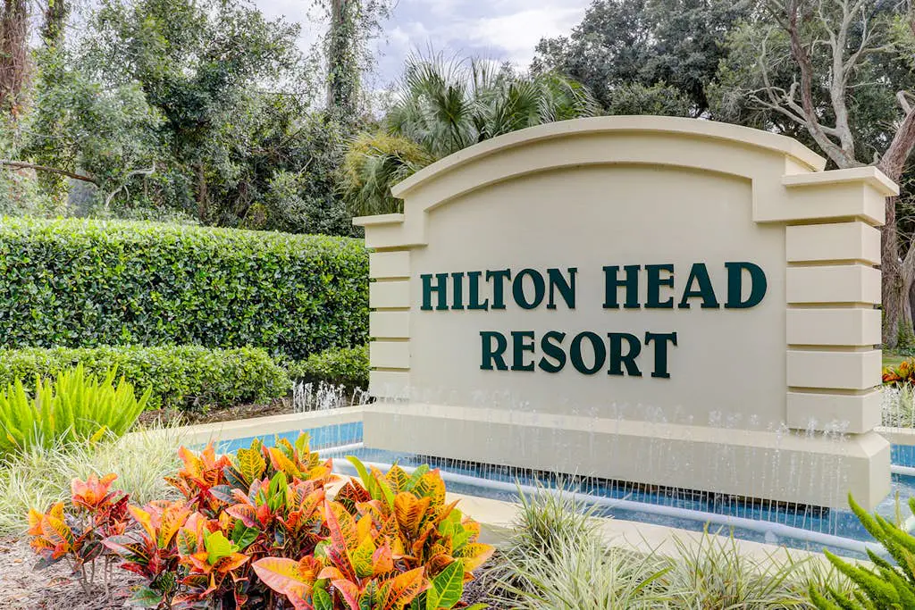 Cozy condo with pools, hot tub, tennis, gym & beach access