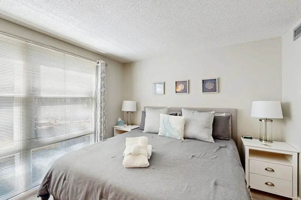 Renovated lagoon view villa with balcony, WiFi, shared pools, & beach access