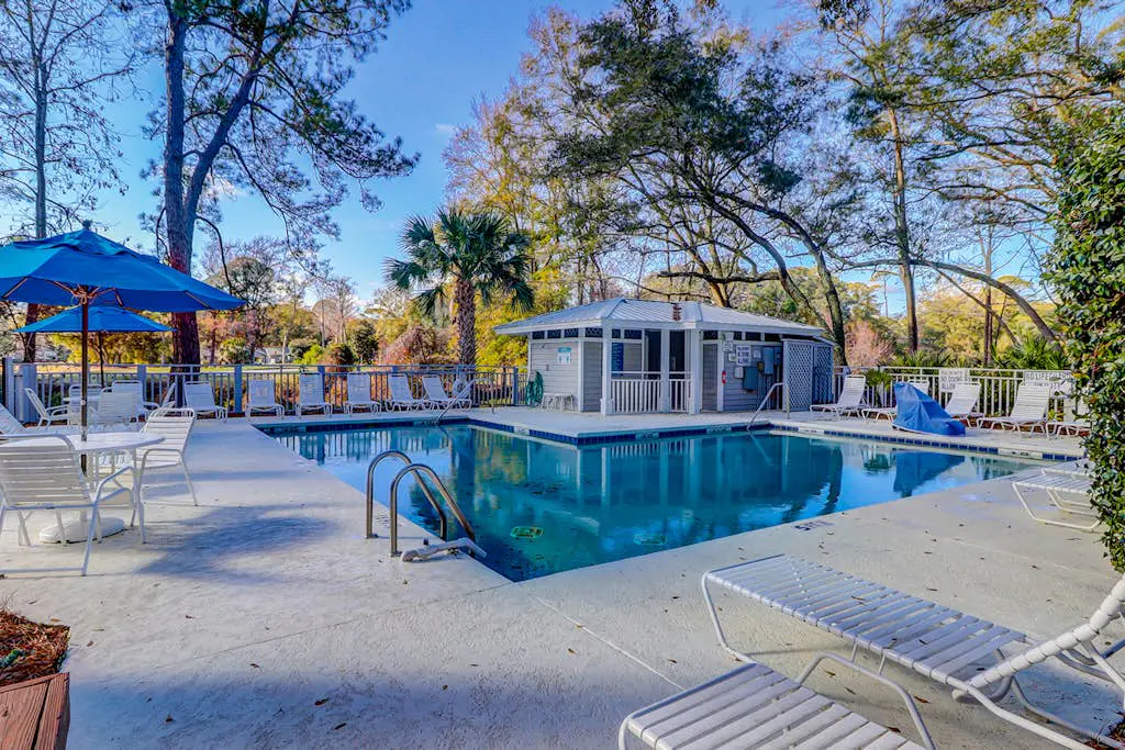 Renovated Island Escape with Shared Pools, Easy Beach Access, Fast WiFi & Patio