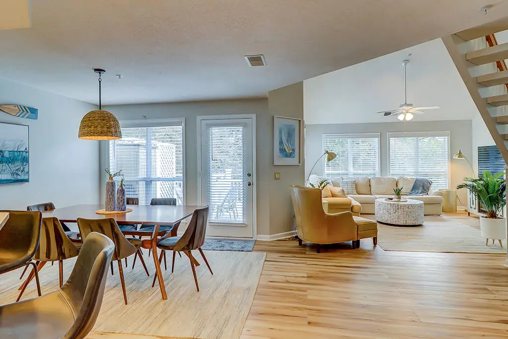 Renovated Island Escape with Shared Pools, Easy Beach Access, Fast WiFi & Patio