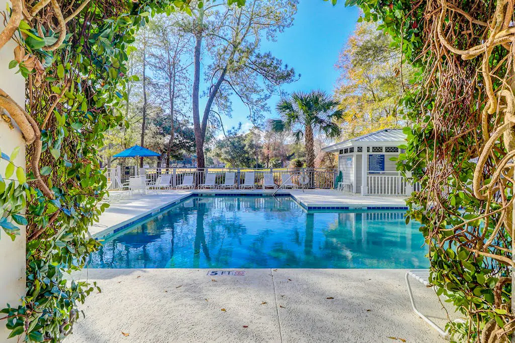 Renovated Island Escape with Shared Pools, Easy Beach Access, Fast WiFi & Patio