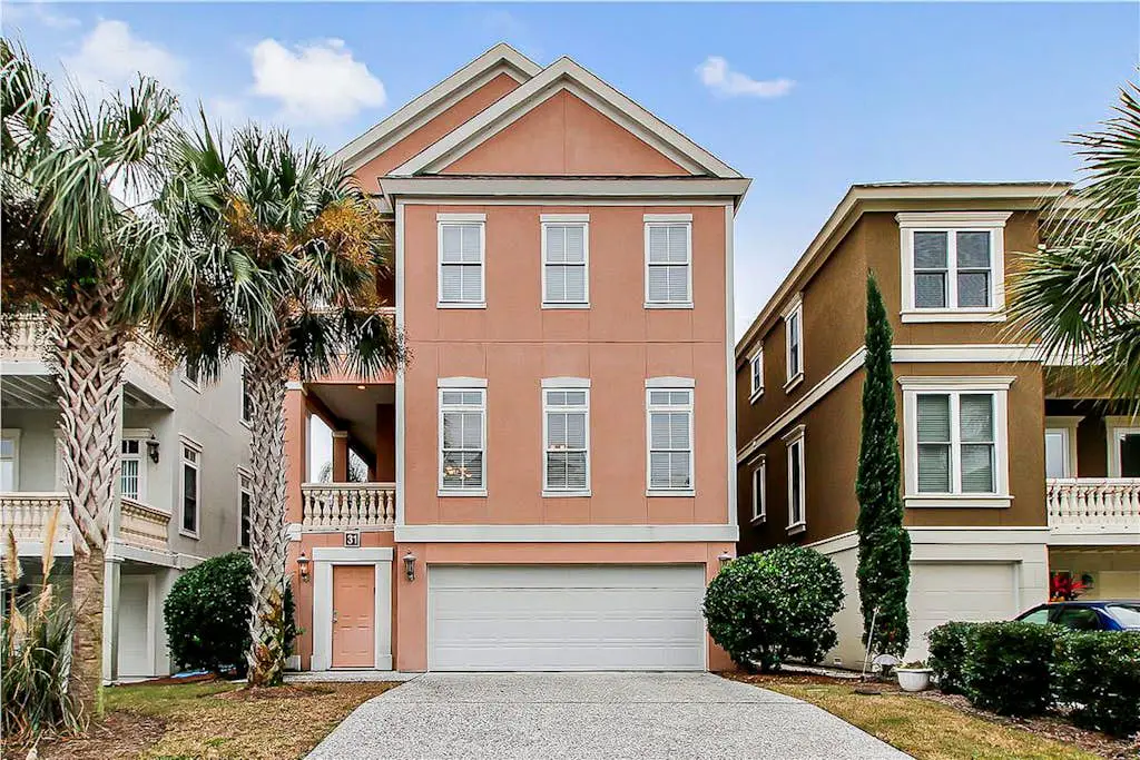 Dog-friendly home with private pool, WiFi, W/D & central AC - snowbird-friendly