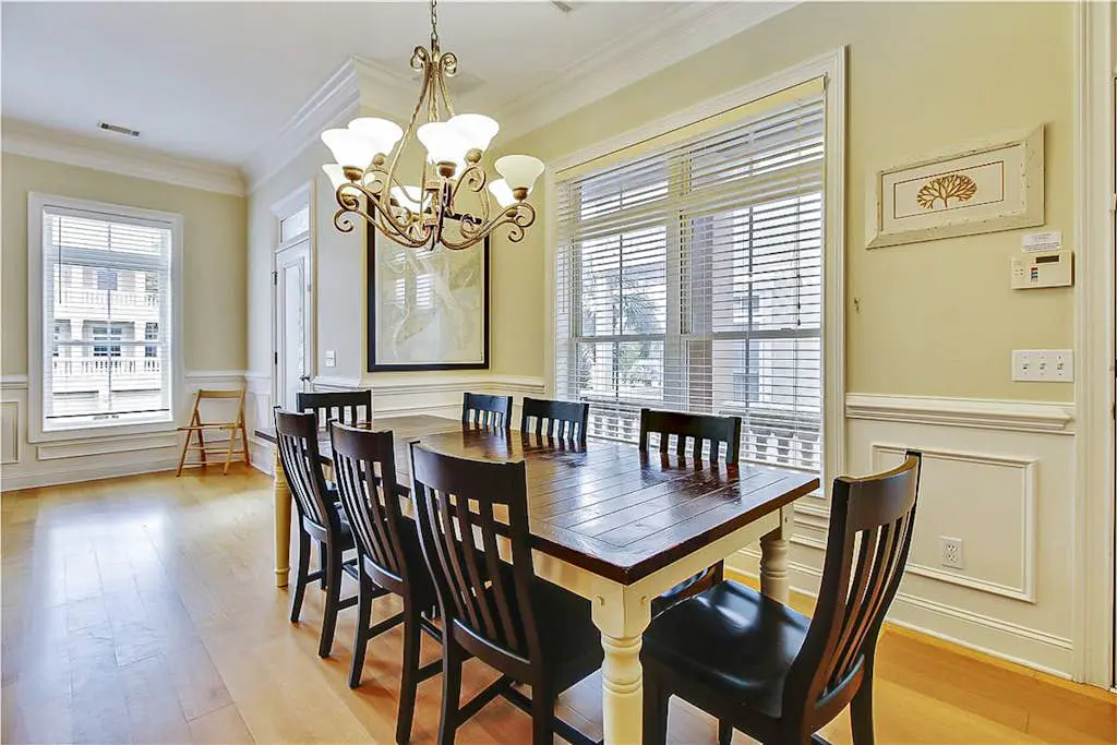 Dog-friendly home with private pool, WiFi, W/D & central AC - snowbird-friendly