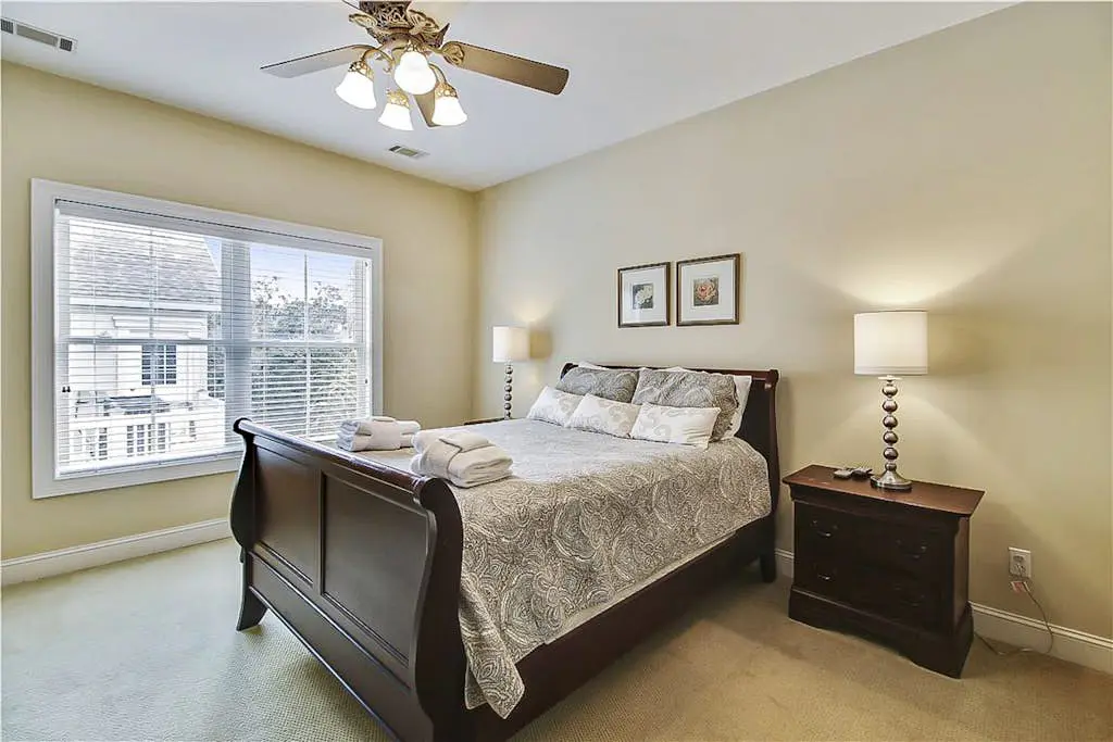 Dog-friendly home with private pool, WiFi, W/D & central AC - snowbird-friendly