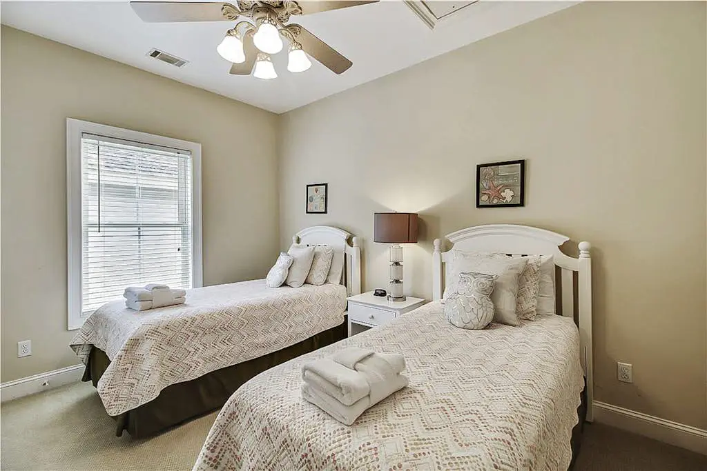 Dog-friendly home with private pool, WiFi, W/D & central AC - snowbird-friendly