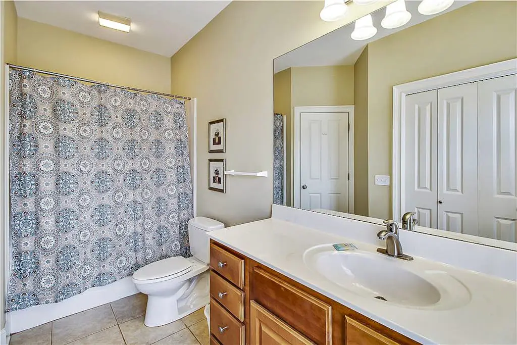 Dog-friendly home with private pool, WiFi, W/D & central AC - snowbird-friendly