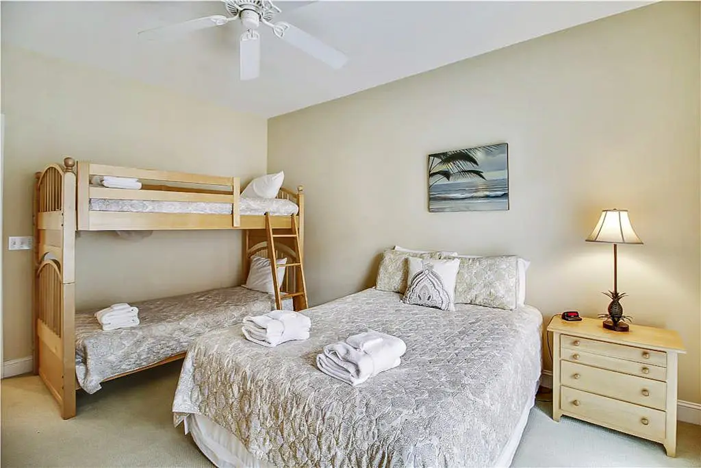 Dog-friendly home with private pool, WiFi, W/D & central AC - snowbird-friendly
