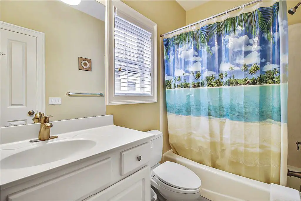 Dog-friendly home with private pool, WiFi, W/D & central AC - snowbird-friendly