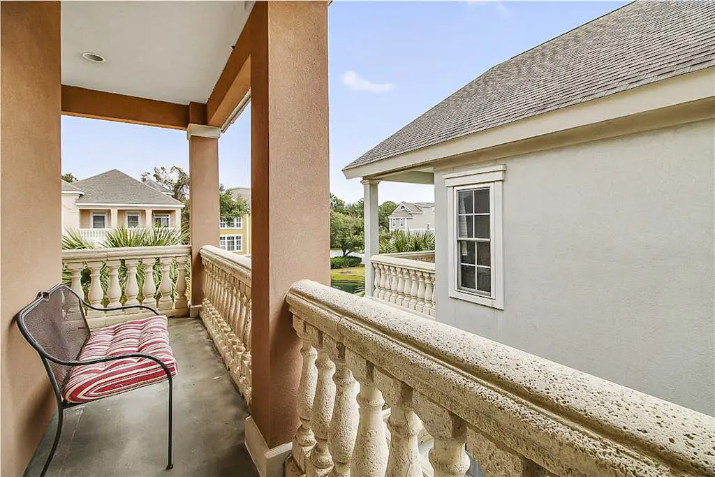 Dog-friendly home with private pool, WiFi, W/D & central AC - snowbird-friendly