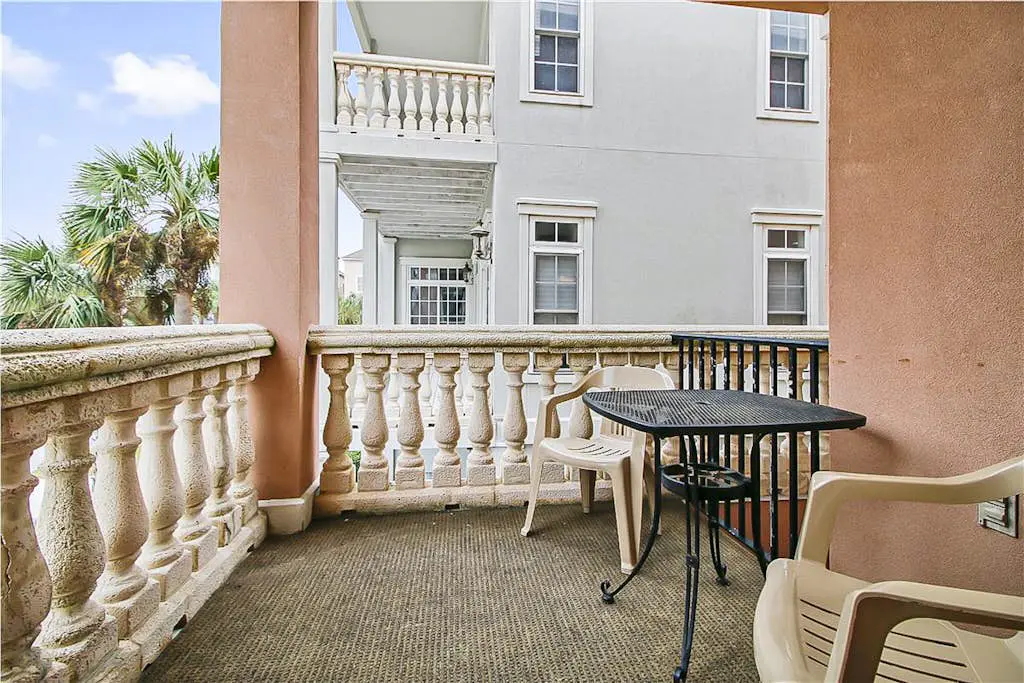 Dog-friendly home with private pool, WiFi, W/D & central AC - snowbird-friendly