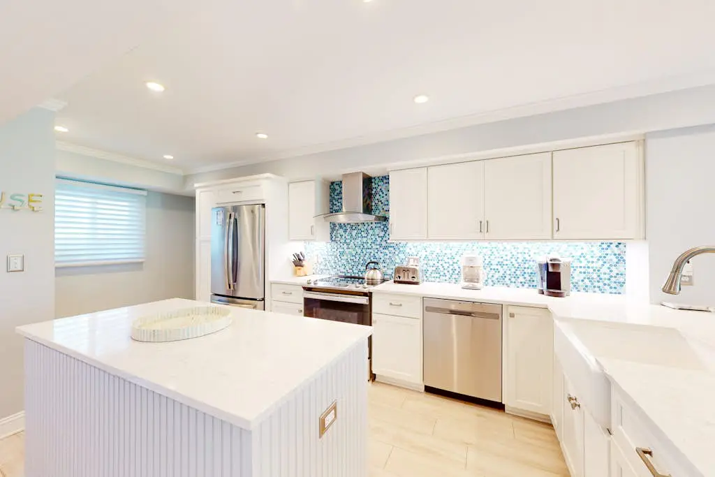 Golf-course view condo with central AC, free WiFi & shared pool - walk to beach