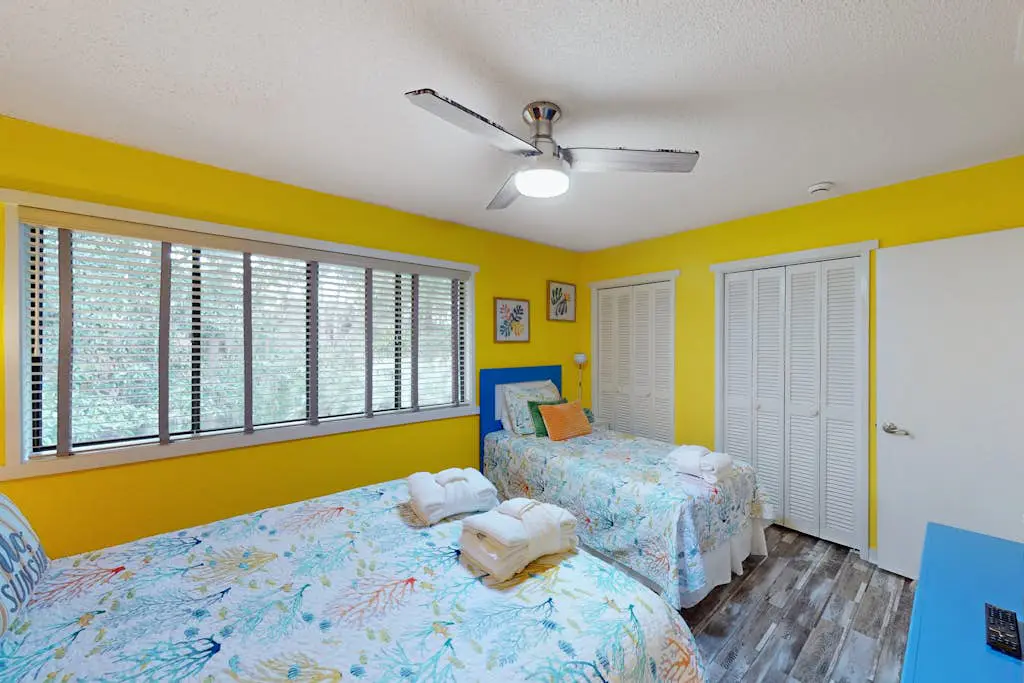     Relaxing Coastal Escape- Golf course view with shared pool, nearby beach access, and serene island charm